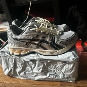 ASICS gel kayano 14